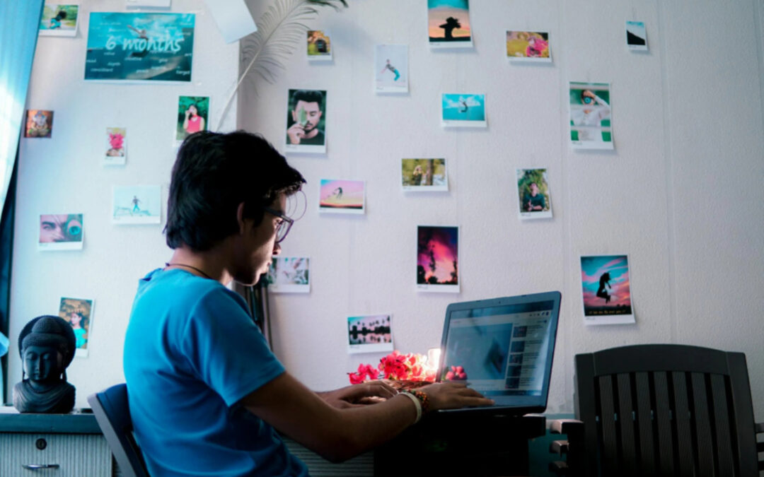 How to start blogging: A student comprehensive tip guide.